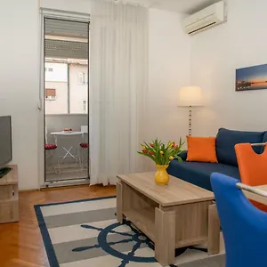 Bella Apartment Split
